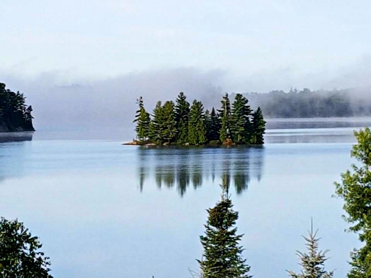 Elliot Lake Dunlop Lake Lodge المظهر الخارجي الصورة
