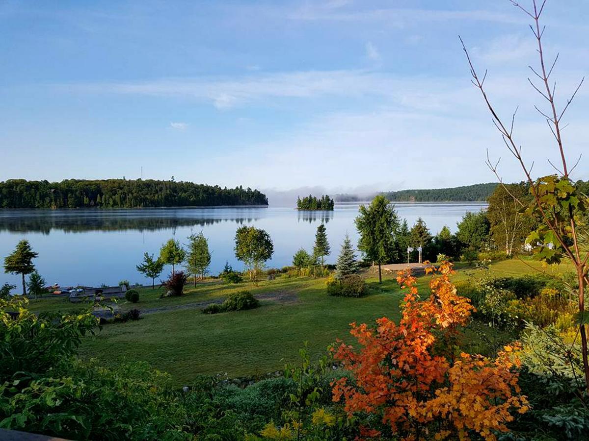Elliot Lake Dunlop Lake Lodge المظهر الخارجي الصورة